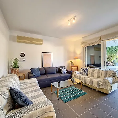 Διαμέρισμα Cosy Garden Flat, Beach, Pool *
