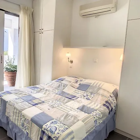 Cosy Garden Flat, Beach, Pool * Πλέπι