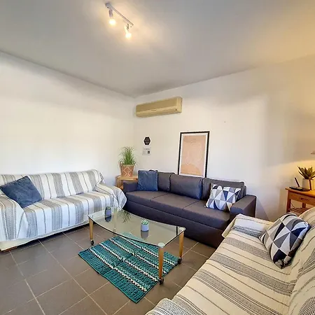 Διαμέρισμα Cosy Garden Flat, Beach, Pool